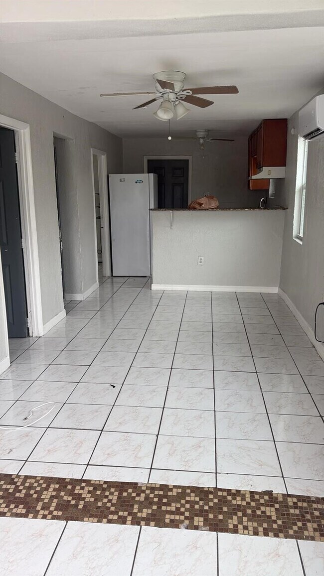 222 NE 13th Ave in Boynton Beach, FL - Building Photo - Building Photo