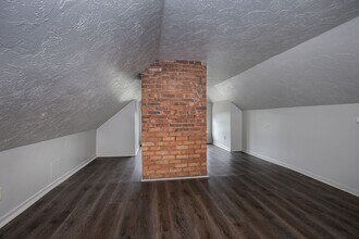 3333 Desota Ave in Cleveland Heights, OH - Building Photo - Building Photo