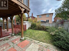 6037 Dunford Dr in Mississauga, ON - Building Photo - Building Photo