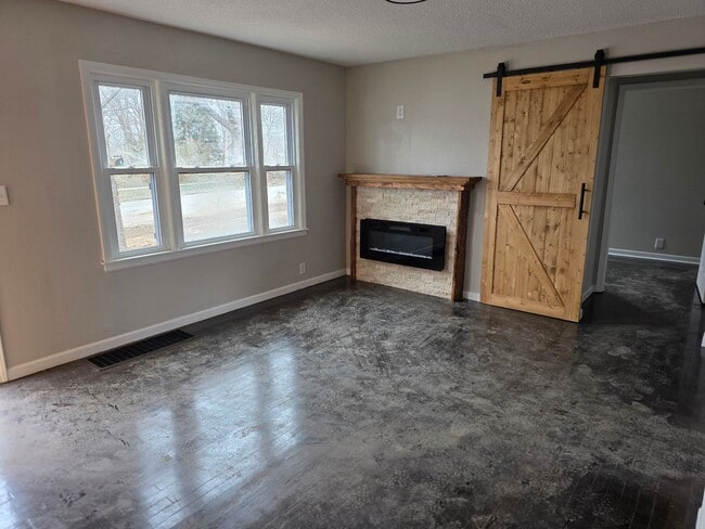 214 Lobban St in Warrensburg, MO - Building Photo - Building Photo