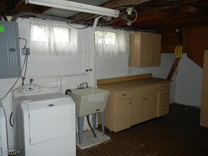 6228 Archwood Rd in Independence, OH - Building Photo - Building Photo