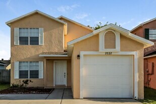 2032 Tropic Bay Ct in Orlando, FL - Building Photo