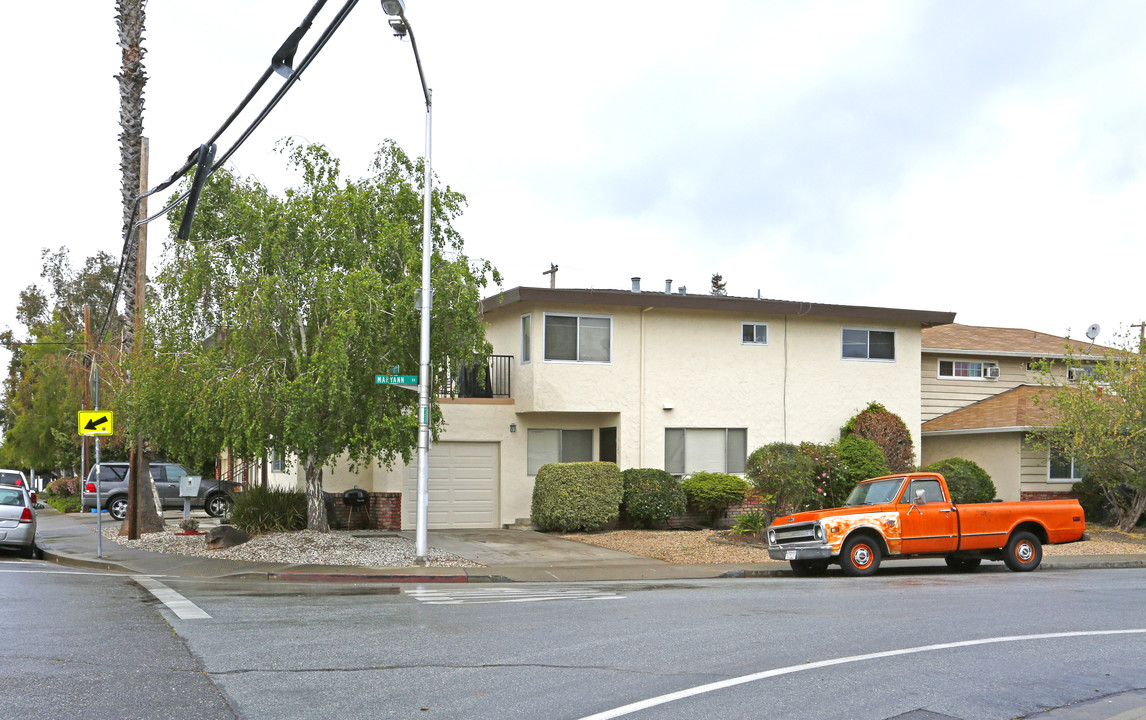 2403 Homestead Rd in Santa Clara, CA - Foto de edificio