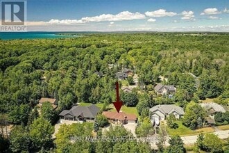 11 Twin Pines Dr in Wasaga Beach, ON - Building Photo - Building Photo