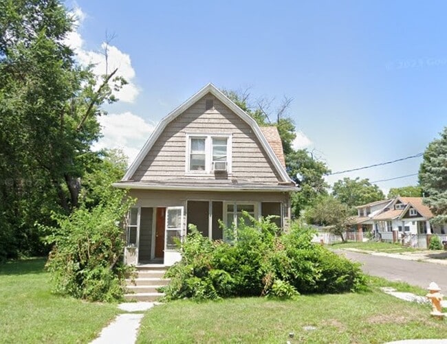 property at 319 E Archer Ave