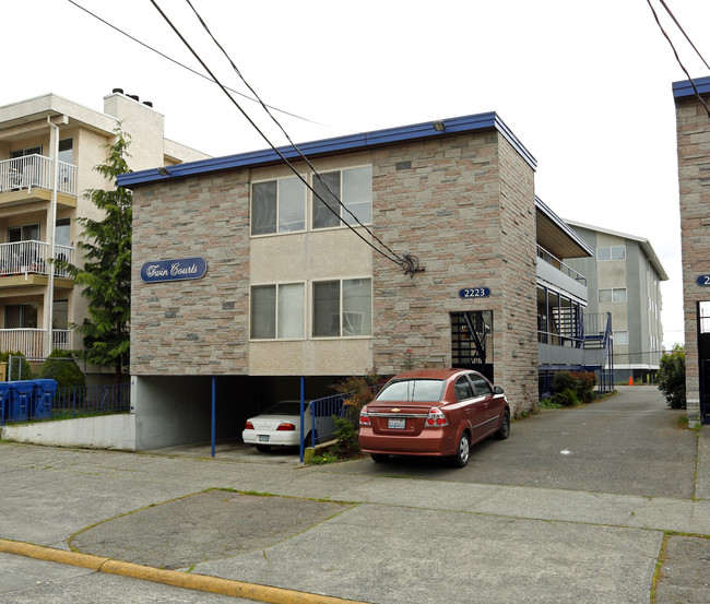 Twin Courts Apartments in Seattle, WA - Foto de edificio - Building Photo