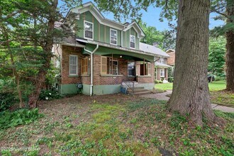 2059 Alta Ave in Louisville, KY - Building Photo - Building Photo