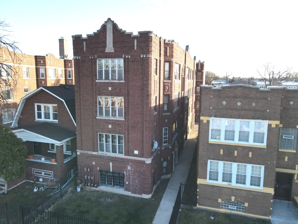 7717 S Laflin St in Chicago, IL - Building Photo