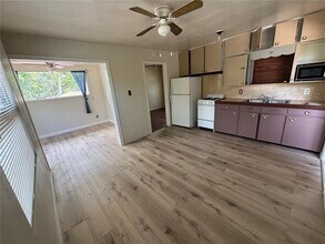 1217 Carolyn Ln in Clearwater, FL - Building Photo - Building Photo
