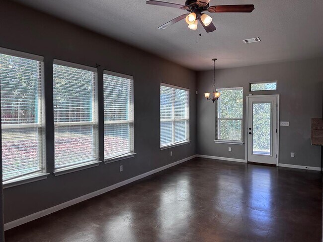 200 Mauna Kea Ln in Bastrop, TX - Building Photo - Building Photo