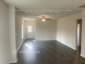 8102 Sunberry Shadow Dr in Houston, TX - Foto de edificio - Building Photo