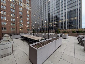 10 E Jackson Blvd in Chicago, IL - Building Photo - Building Photo