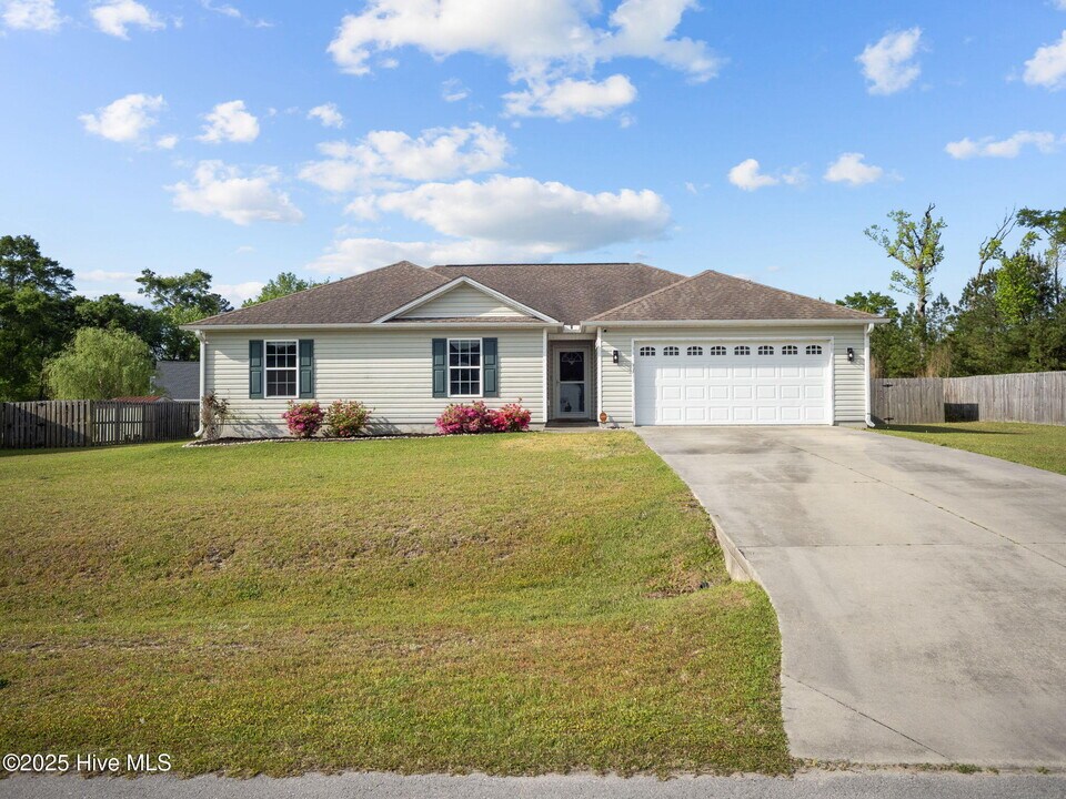 309 Forbes Ln in Jacksonville, NC - Building Photo