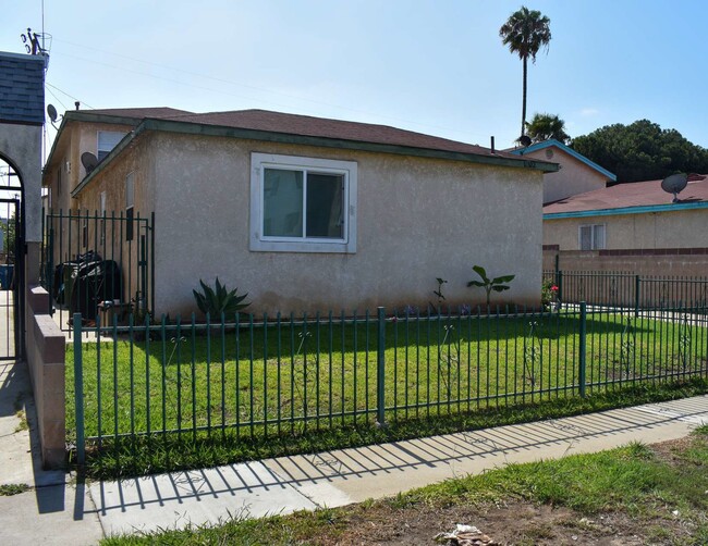 12522 Kornblum Ave in Hawthorne, CA - Building Photo - Building Photo