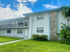 6780 SW 44th St in Miami, FL - Building Photo