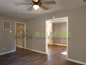 120 Larchwood Dr in Columbia, SC - Building Photo - Building Photo