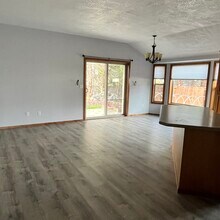 107 Applewood Dr in Central Point, OR - Building Photo - Building Photo