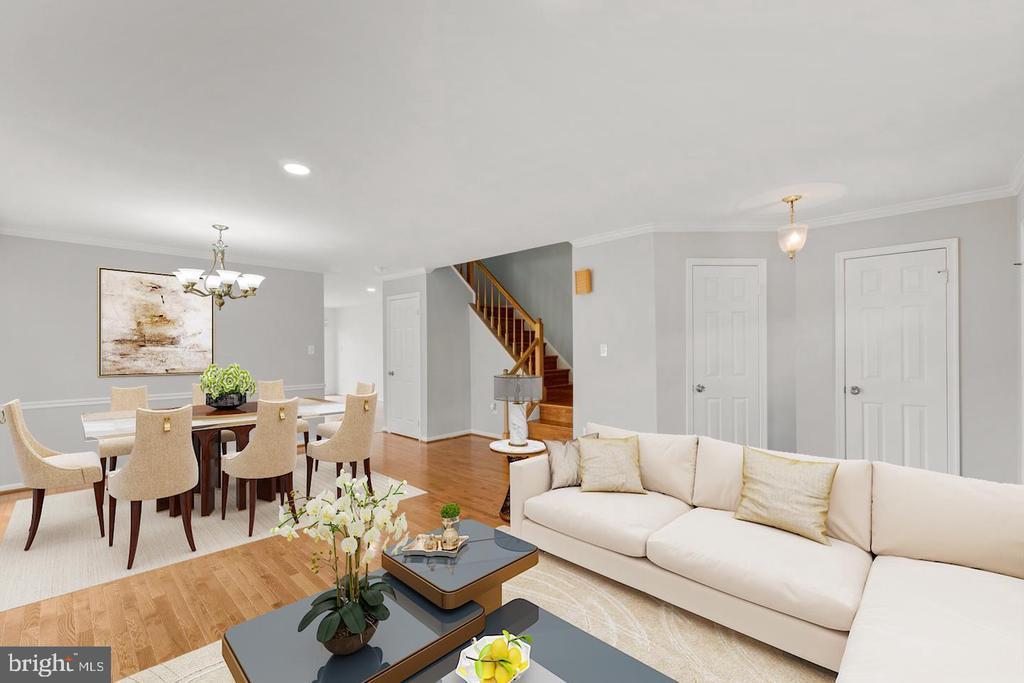 16812 Winston Ln in Woodbridge, VA - Building Photo