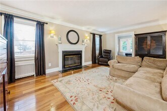353 Old Mamaroneck Rd in White Plains, NY - Building Photo - Building Photo
