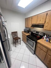 10041 Winding Lake Rd in Sunrise, FL - Building Photo - Building Photo