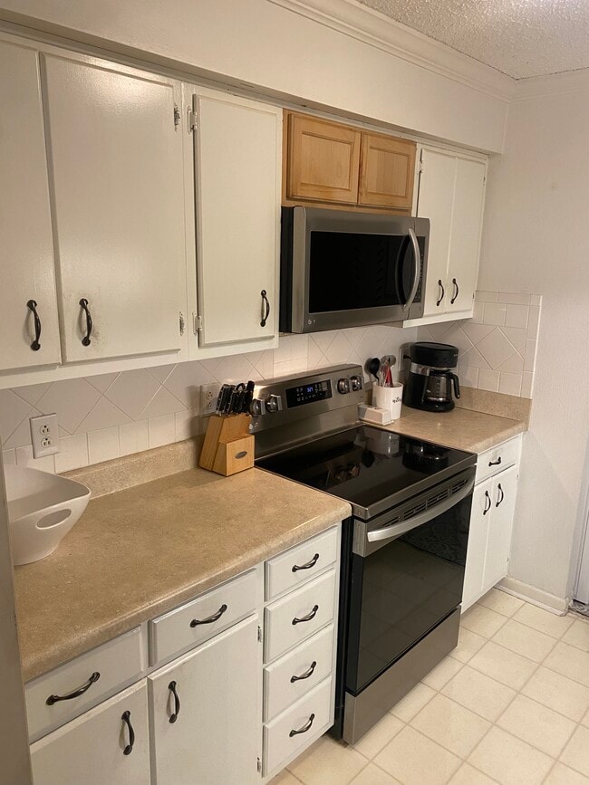 property at 210 Summit Ridge Dr