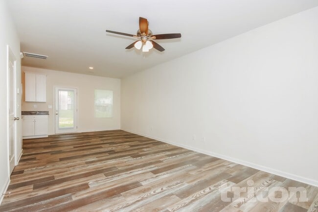 518 Sylvia St in Statesville, NC - Foto de edificio - Building Photo