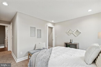 2215 E Biddle St in Baltimore, MD - Building Photo - Building Photo
