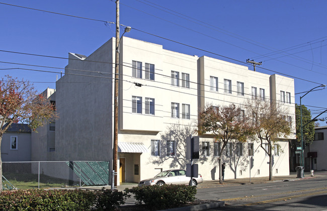 1219 Lincoln Ave in Alameda, CA - Foto de edificio - Building Photo