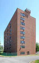 Hudson Shores Plaza in Watervliet, NY - Building Photo - Building Photo