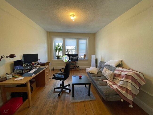 47 Linden St in Boston, MA - Building Photo - Building Photo