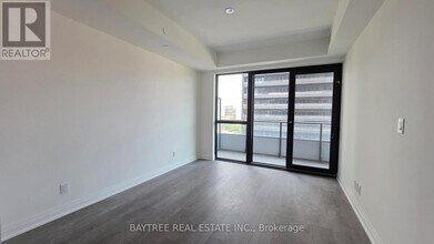 4015 The Exchange in Mississauga, ON - Building Photo - Building Photo