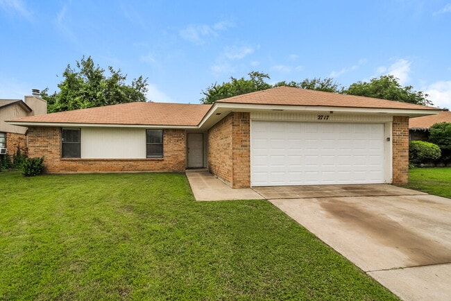 property at 2717 Paxton Pl