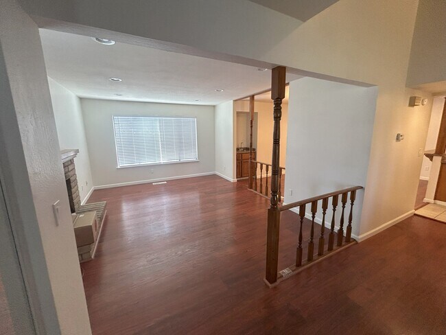 1312 Shaddick Dr in Antioch, CA - Foto de edificio - Building Photo