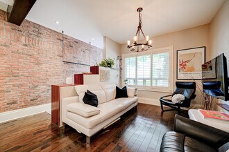 22 Cummings St in Toronto, ON - Building Photo - Building Photo