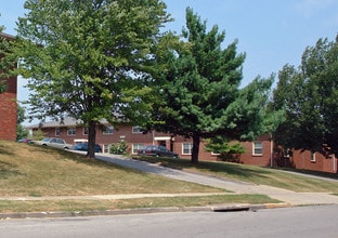 Pinewood Place in Lexington, KY - Foto de edificio - Building Photo