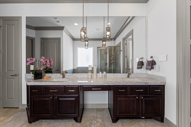 property at 1822 Jade Hollow Ln