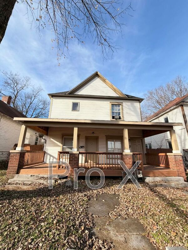 property at 1721 1/2-210 1/2 S Pearl Ave