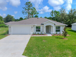 17 Philox Ln in Palm Coast, FL - Building Photo - Building Photo