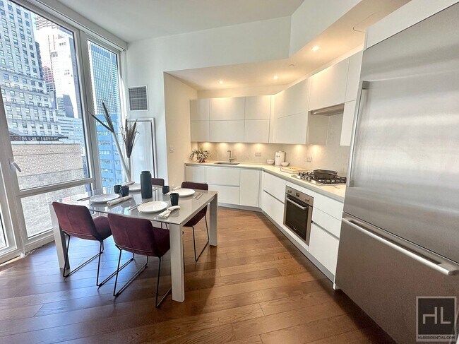 East 44th Street / Elegant 1-Bedroom in Tu in New York, NY - Building Photo - Building Photo
