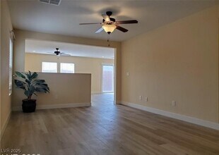 8775 Autumn Teal Ave in Las Vegas, NV - Building Photo - Building Photo
