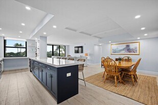 2860 S Ocean Blvd in Palm Beach, FL - Building Photo
