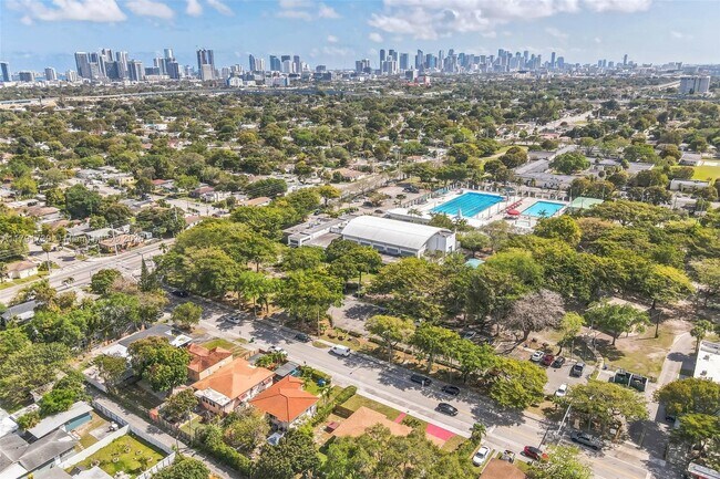 1275 NW 50th St in Miami, FL - Building Photo - Building Photo