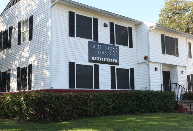 Southern Oaks Apartments in Dallas, TX - Foto de edificio - Building Photo