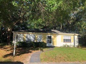 2201 S Park Ave in Sanford, FL - Building Photo