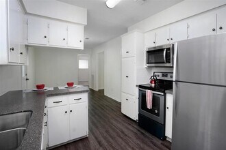 419 S 2nd St in Beasley, TX - Building Photo - Building Photo