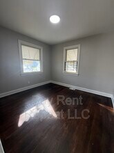 12735 Vernon Ave in Warren, MI - Building Photo - Building Photo