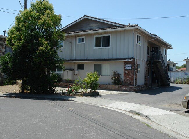 1355 Calabazas Ct in Santa Clara, CA - Building Photo - Building Photo
