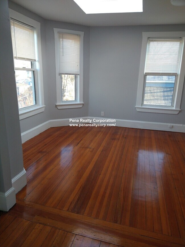 76 Radcliffe Rd, Unit 2 in Boston, MA - Building Photo - Building Photo