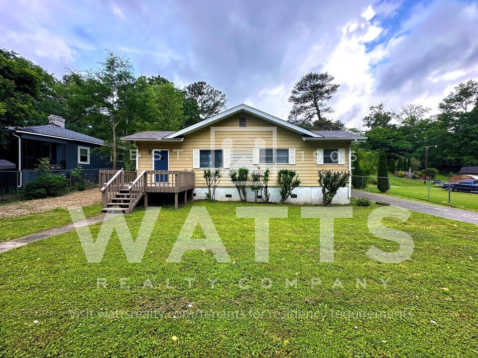 325 Cypress Ave in Adamsville, AL - Building Photo
