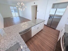 6936 E 3rd St in Scottsdale, AZ - Building Photo